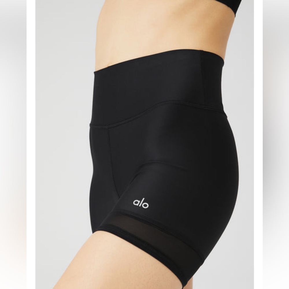5” ALO airlift double trouble biker shorts in black s small